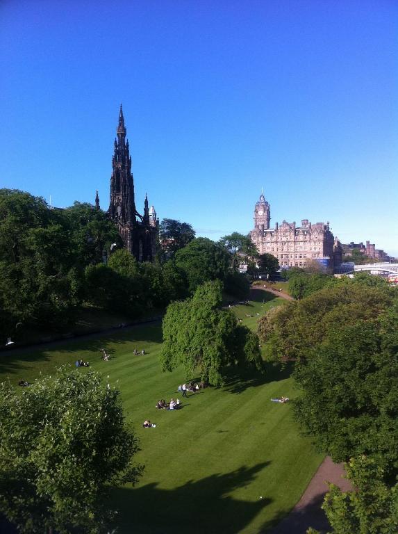 Drumorne Hotel Edinburgh Room photo